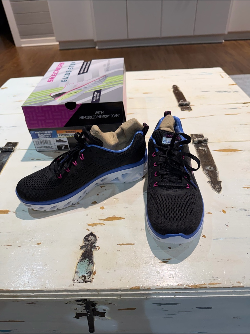 Skechers Women Glide Step Black Mesh Athletic Shoes with Blue Accents